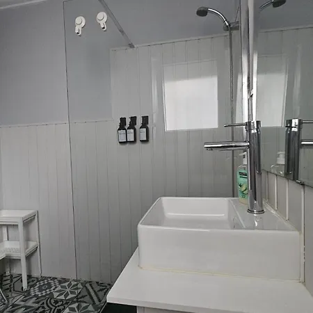 Doble Grande 2 Personas Balcon ホームステイ